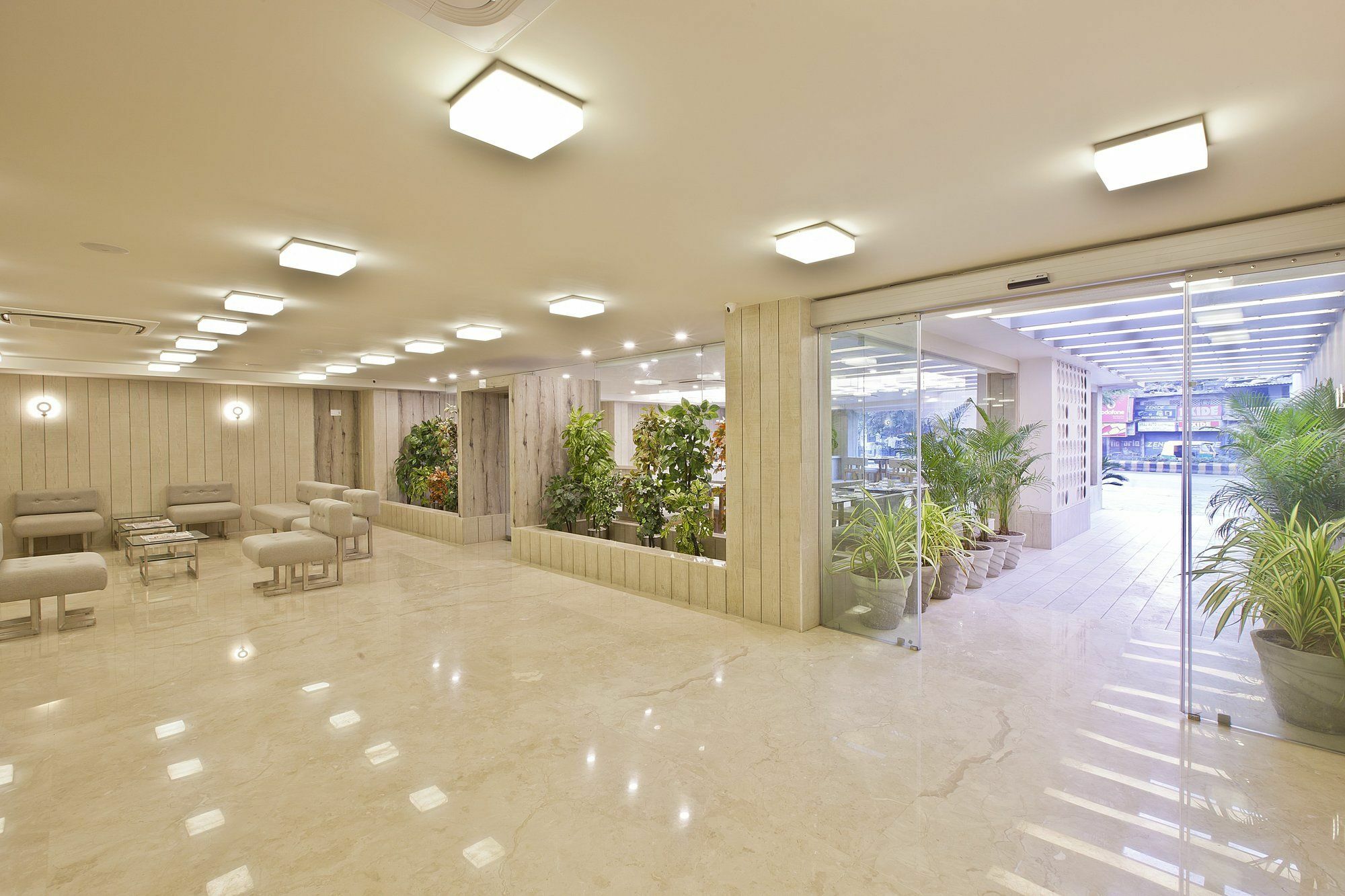 Scenaria Hotel Ahmedabad Exterior foto